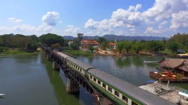 Havadan görünümü, köprü üzerinde Kwai Nehri, Kanchanaburi, Tayland