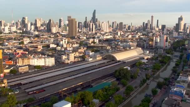 Vista Aérea Plataforma Trens Estação Ferroviária Hua Lamphong Bangkok Tailândia — Vídeo de Stock