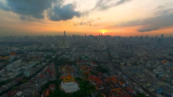 Légi Felvétel Golden Mountain Phu Khao Thong Egy Ősi Pagoda — Stock videók