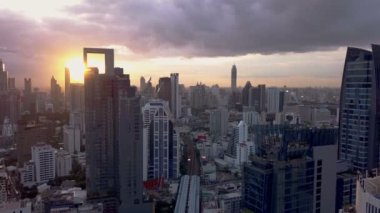  BANGKOK THAILAND - 24 Mart 2019: Bangkok 'un başkenti Sukhumvit' te 24 Mart 2019 tarihinde Aerial View on Sukhumvit. Tayland