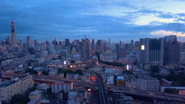 Luchtfoto Van Het Overwinnings Monument Tijdens Nacht Bangkok Thailand — Stockvideo