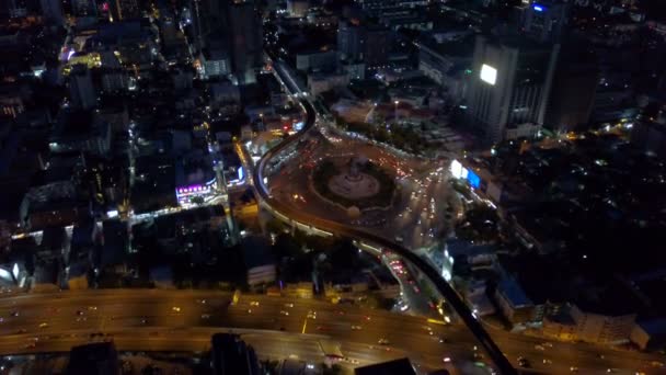 Flygvy Över Victory Monument Natten Bangkok Thailand — Stockvideo