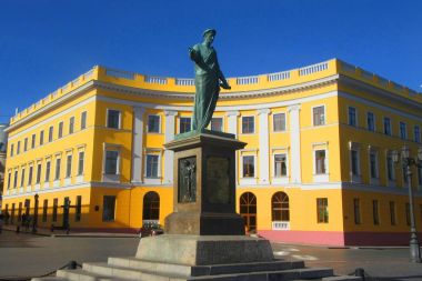 Dük de Richelieu anıt. Odessa Ukrayna - Ekim 2017. Odessa'daki 1828 yılında açılan ilk anıt. 