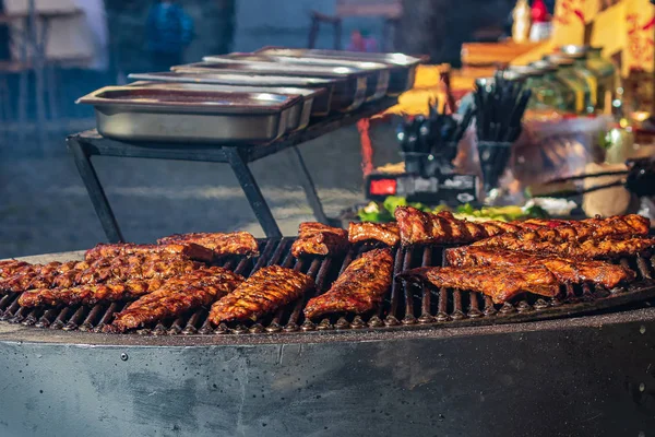 Buffet Culinário Com Refeição Saudável Tirar Legumes Grelhados Peixe Carne — Fotografia de Stock