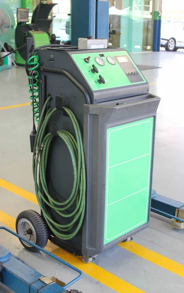 Stikstof Tire vulmachine systeem In Auto reparatie Garage Shop Station — Stockfoto