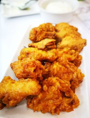 Korece tarzı derin kızarmış tavuk gevrek 