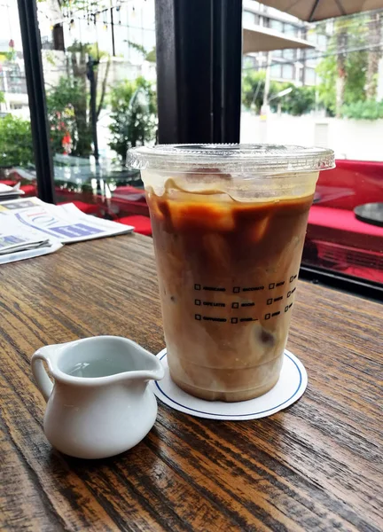 Café glacé et sirop au café — Photo