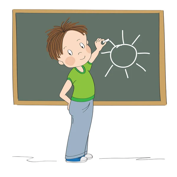 Roztomilý chlapeček stojí před tabulí, kreslí slunce křídou — Stockový vektor