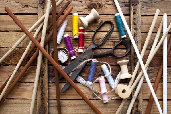 Fundo vintage com ferramentas de costura — Fotografia de Stock