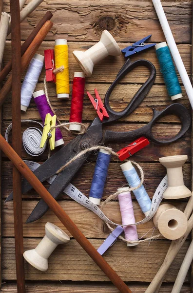 Fundo vintage com ferramentas de costura — Fotografia de Stock