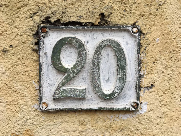 Vintage grunge carré métal plaque rouillée de numéro — Photo