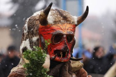 Festival maskeli balo oyunları Surova Breznik, Bulgaristan.