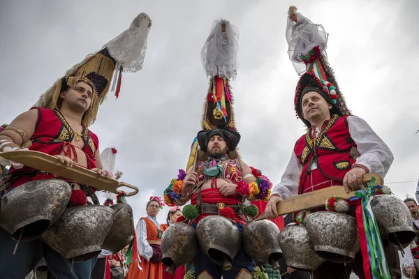 Maskenfestival in Elin Pelin, Bulgarien. Kultur, indigene Kultur — Stockfoto