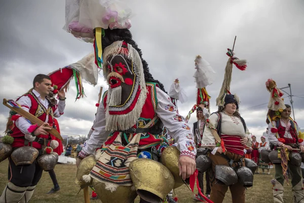 Maskenfestival in Elin Pelin, Bulgarien. Kultur, indigene Kultur — Stockfoto