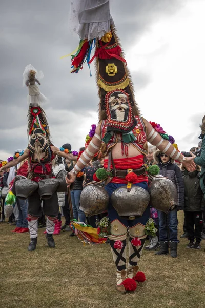 Masquerade fesztivál Elin Pelinben, Bulgáriában. Őshonos kultúra — Stock Fotó