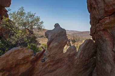 Stadsaal Mağaraları yakınlarındaki Cederberg 'deki Masa Dağı Kum Taşı' nda ilginç oluşumlar. Batı Burnu. Güney Afrika