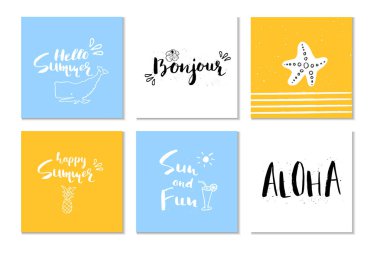 Güzel yaz posterler elle çizilmiş yazı ile ayarlayın. Yelken, tropikal tatil, afiş, davetiye, zarf, arka plan, günlük kartlar için şablonlar. Vektör çizim 