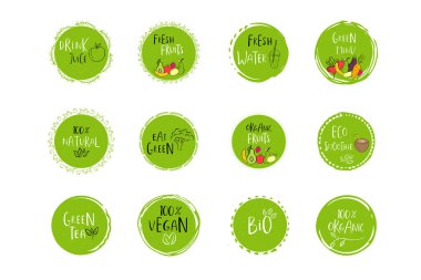 Vektör Eko, bio yeşil Logotype veya işaretler topluluğu. Vegan, ham, sağlıklı gıda rozetleri, kafeterya, restoranlar, ambalaj ürünleri için Etiketler. Elle çizilmiş yaprakları, dalları yazı ile. Organik tasarım.