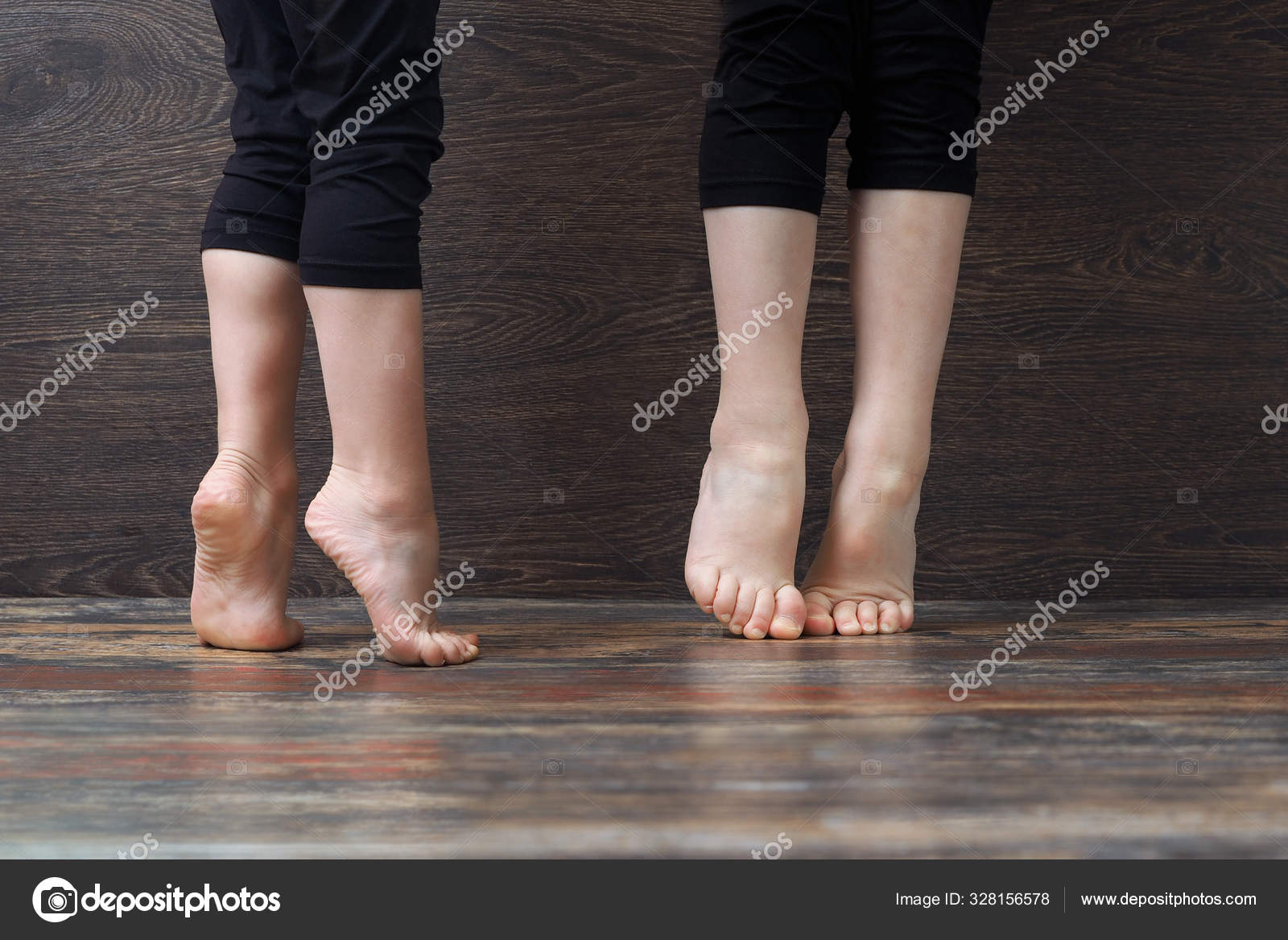 Ноги на цыпочках. Встать на цыпочки. Ноги босиком. Идти на цыпочках. Идти на цыпочках.