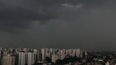 Sao Paulo, Brezilya şehir içinde çok güçlü yağmur 