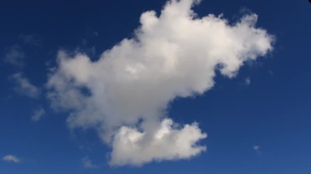 Nuages Élevés Masse Visible Vapeur Eau Condensée Flottant Dans Atmosphère — Video