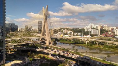Sao Paulo, Brezilya şehrin görkemli köprü