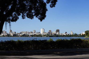 Güzel lagün ortasında Rio de Janeiro şehrine, Brezilya, Güney Amerika