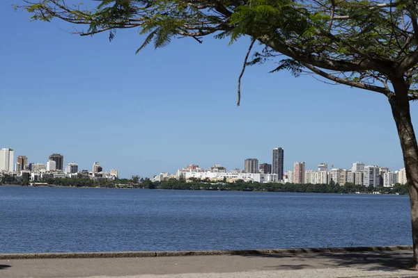 Güzel lagün ortasında Rio de Janeiro şehrine, Brezilya, Güney Amerika