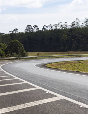 Karayolu üzerinde güzel bir güneşli gün, otoyol Castelo Branco, Sao Paulo Brezilya 