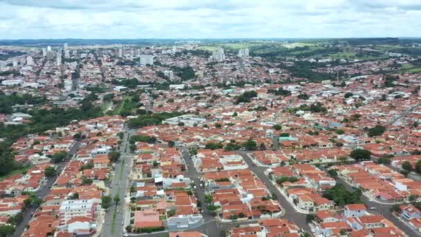 ブラジルの小さな都市 ジュルム パライソ地区のボトゥカツ市と南米ブラジルのサンパウロ州のヴィラ カルメロ — ストック動画