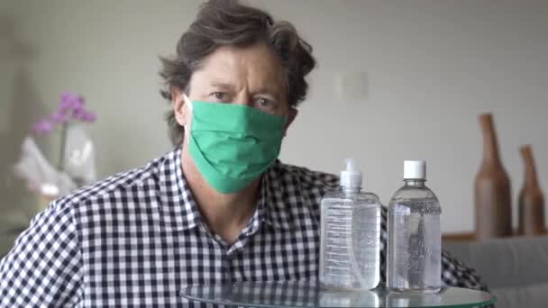 Lucha Contra Covid Coronavirus Hombre Con Máscara Luchando Contra Célula — Vídeos de Stock