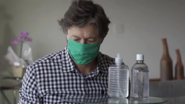 Tuer Virus Covid Gel Désinfectant Pour Les Mains Coronavirus Pour — Video