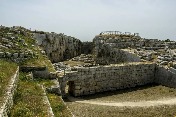 Ruinas de la fortaleza de Euryalus (Castello Eurialo ) — Foto de Stock