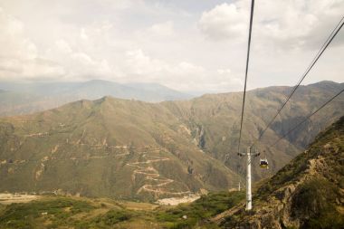 Kolombiya Chicamocha Milli Parkı çevresinde yürüyüş