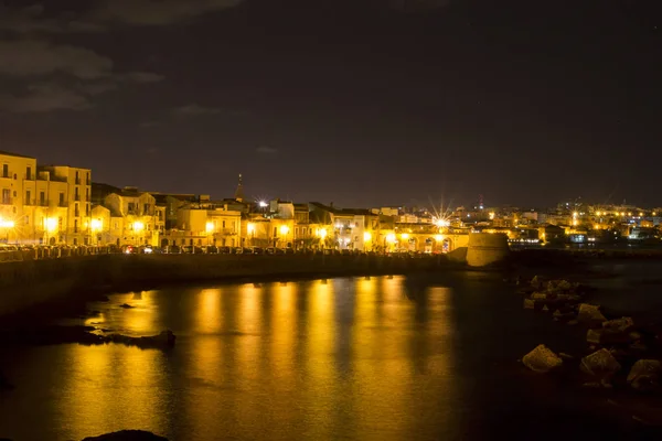Costa Ortygia Island Noche Siracusa —  Fotos de Stock
