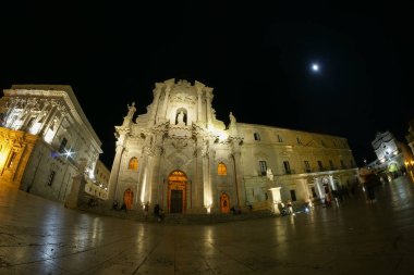 Duomo Meydanı Ortygia - Syracuse gecede tarafından