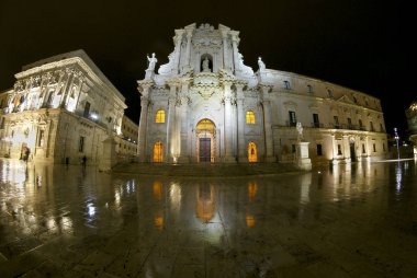Duomo Meydanı Ortygia - Syracuse gecede tarafından