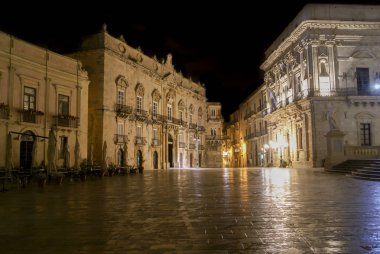 Duomo Meydanı Ortygia - Syracuse gecede tarafından
