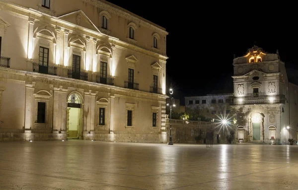 Duomo Meydanı Ortygia - Syracuse gecede tarafından