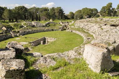 Syracuse, Roma amfi tiyatro kalıntıları