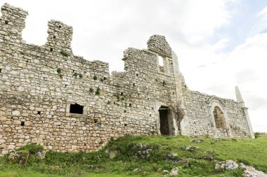 Buscemi, Syracuse, İtalya 'daki Requisenzs Kalesi Harabelerinin Manzarası.