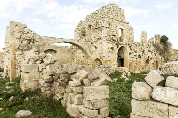 意大利锡拉库扎省Buscemi的Requisenzs城堡废墟一景 — 图库照片
