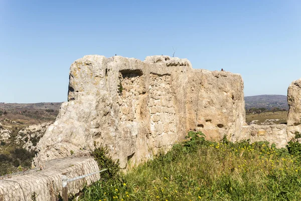 İtalya 'nın Syracuse ilindeki Palazzolo Acreide' deki Ortaçağ Kalesi 'nin Antik Harabeleri.