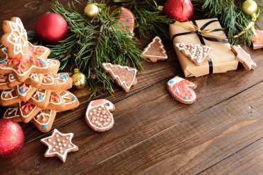 Zencefilli bisküvi ve Noel dekorasyon