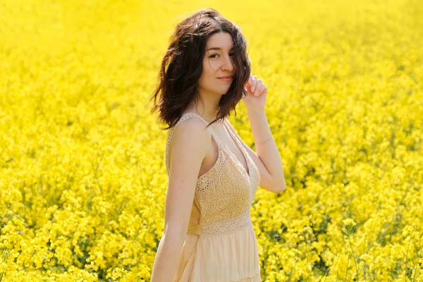 Happy Young Woman Field Yellow Flowers Sunny Summer Day Closeup — Stock Photo, Image