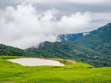 Monte San Primo 'ya Yürüyüş Yolu' ndan Görünüm