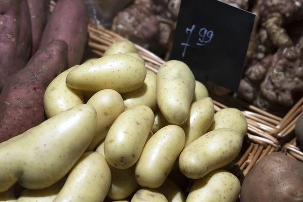 Fecho Batatas Cesto Loja Supermercado — Fotografia de Stock