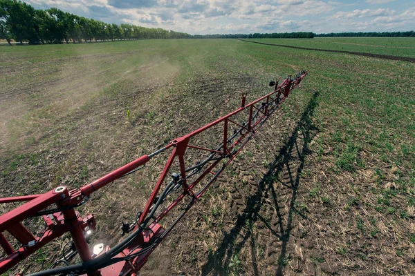 Vista Primer Plano Máquina Para Aplicación Fertilizantes Con Árboles Cielo — Foto de Stock