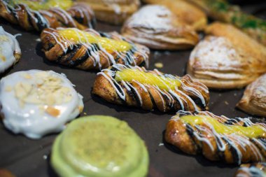 Şekerleme departman mağaza fırında farklı türde