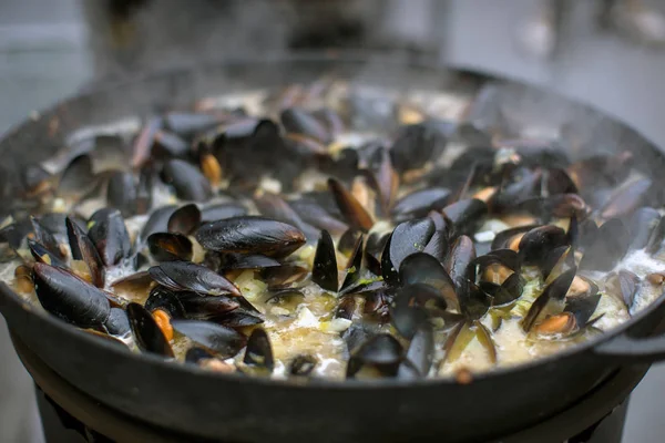 Close Mussels Cooking Brazier — Stock Photo, Image